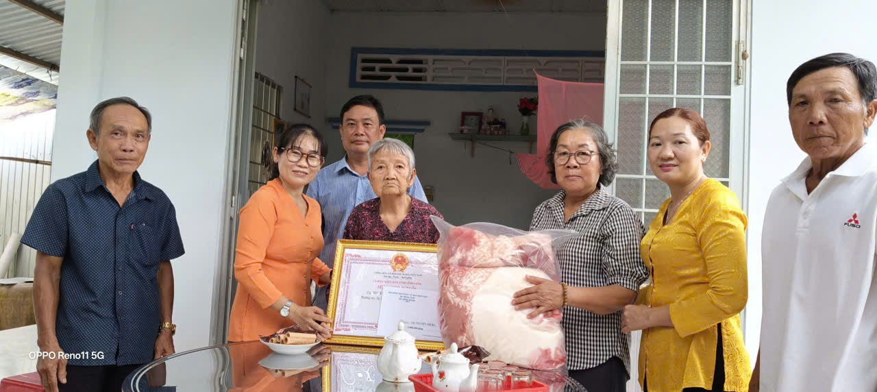 Xã Trung Ngãi thăm, tặng quà chúc thọ, mừng thọ Người cao tuổi năm 2026