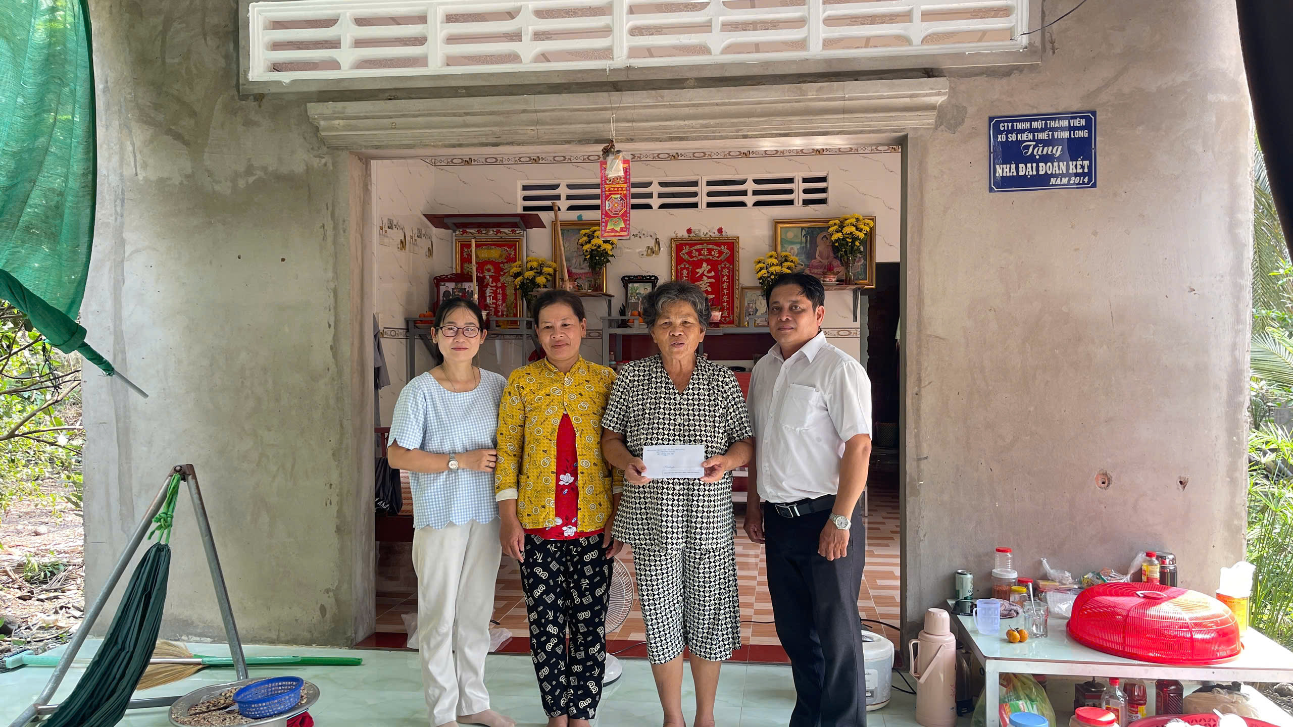 Xã Trung Ngãi tổ chức thăm tặng quà, chúc tết cho đồng bào dân tộc Khmer có hoàn cảnh khó khăn trên địa bàn xã nhân dịp Tết cổ truyền Chôl Chnam Thmây
